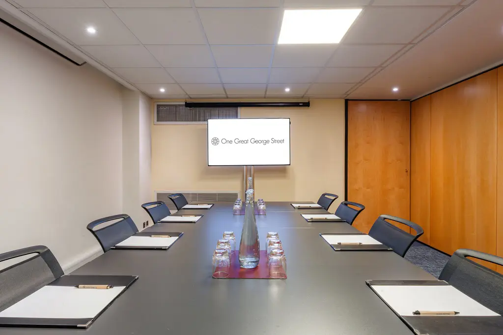 Mckenzie Room Small Meeting Space For Up To 12 People In Westminster